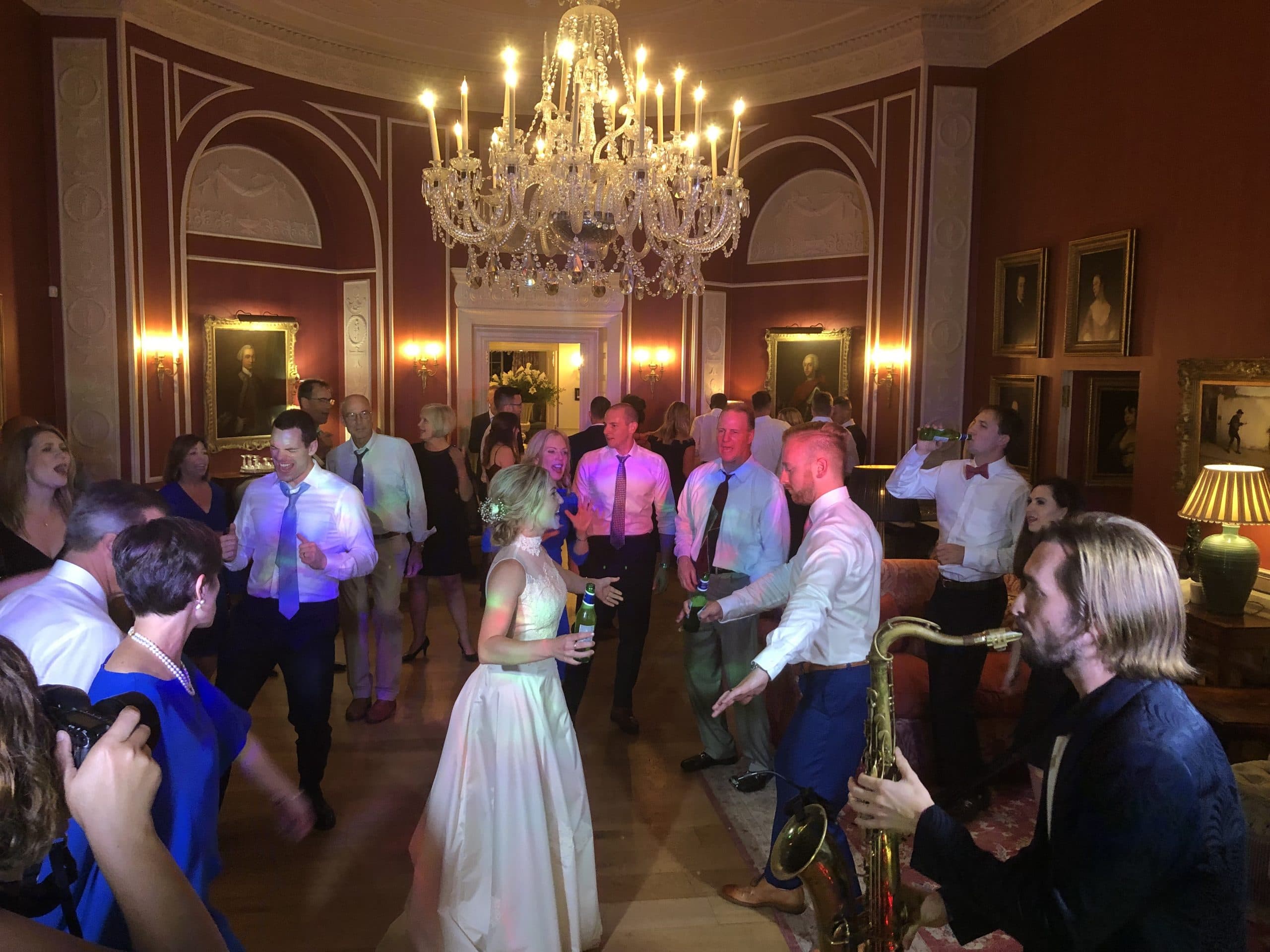 How to Build a Playlist for Weddings